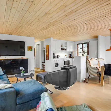 Beautiful In With Wifi And 3 Bedrooms Semesterbostad *